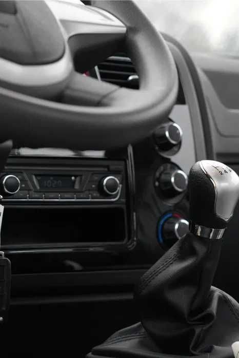 Jac x200 (2L mator. 147 ot kuchi. 3 orindiqli )