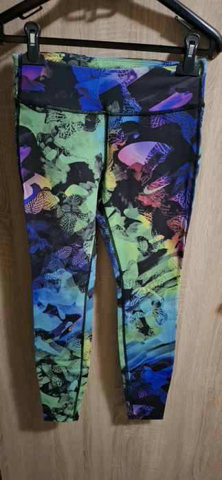 Vand colanți Nike