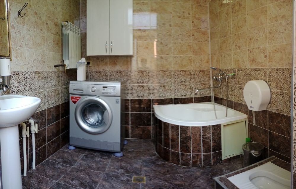 3 сотик тайёр ҳовли