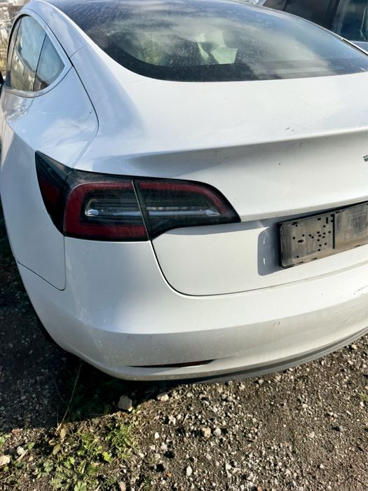 На части 2020 TESLA MODEL 3 STANDARD RANGE реални 84 000 302кс