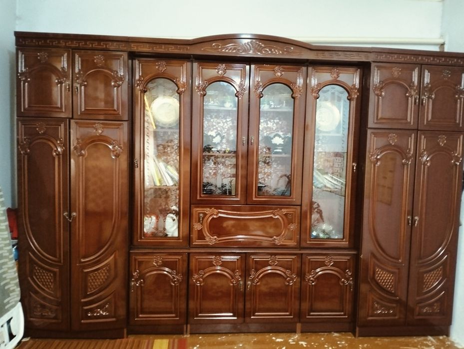 Лаковая стенка проста бомба.