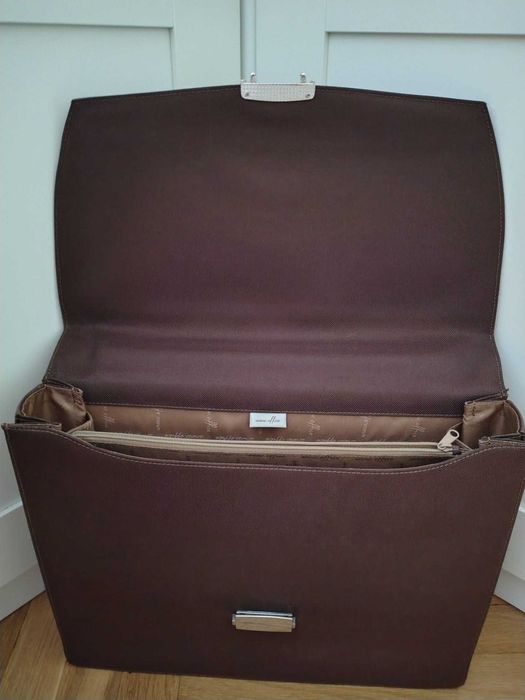 geanta din piele, tip servieta–marca office!