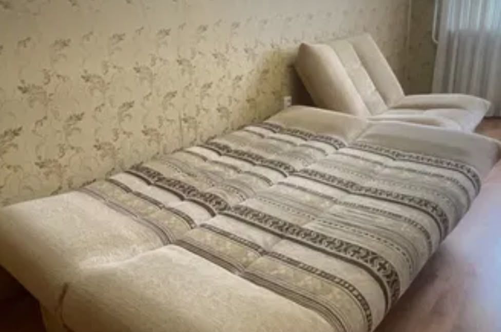 Продам мягкий уголок диван и кресло