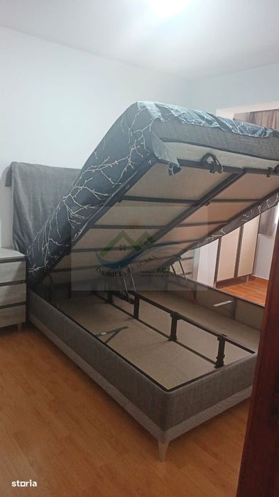 Apartament 3 camere de vânzare .
