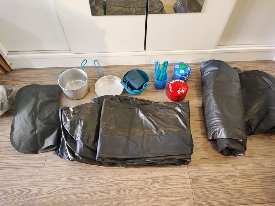 Kit camping, saltea, butelie , perna
