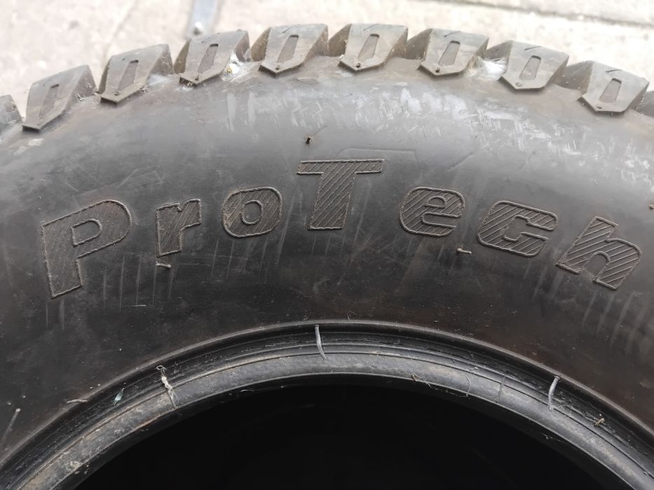 26×10.5-12 CST Pro Tech перфекнен грайфер DOT1314 ,два броя по 20 евро за брой.