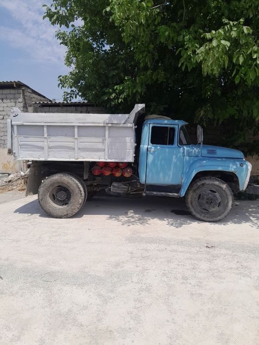Zil 130 sotiladi hoxlovchilarga dakument ham sotiladi