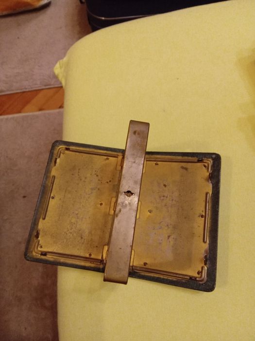 Старинна касичка