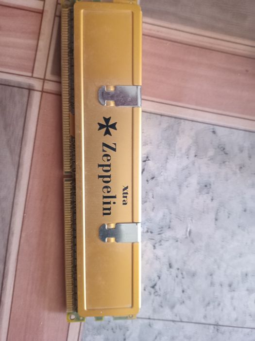 Продётся блок питания от компа и опер.память