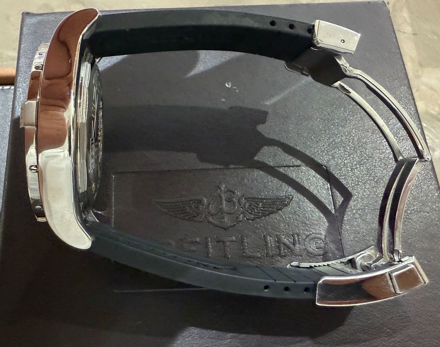 Продавам мъжки часовник Breitling Super Avenger 2 48mm