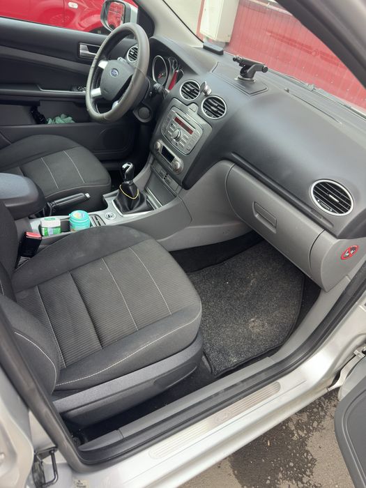 FORD Focus 2010 — imagine 13