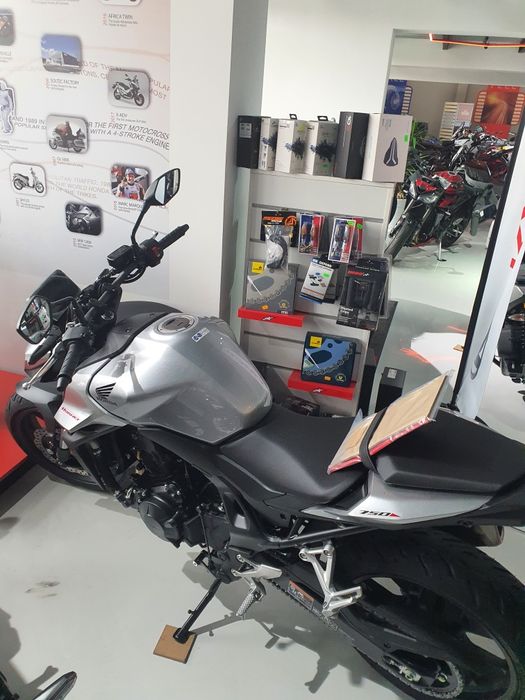 Honda Hornet 750 Garantie 4 ani