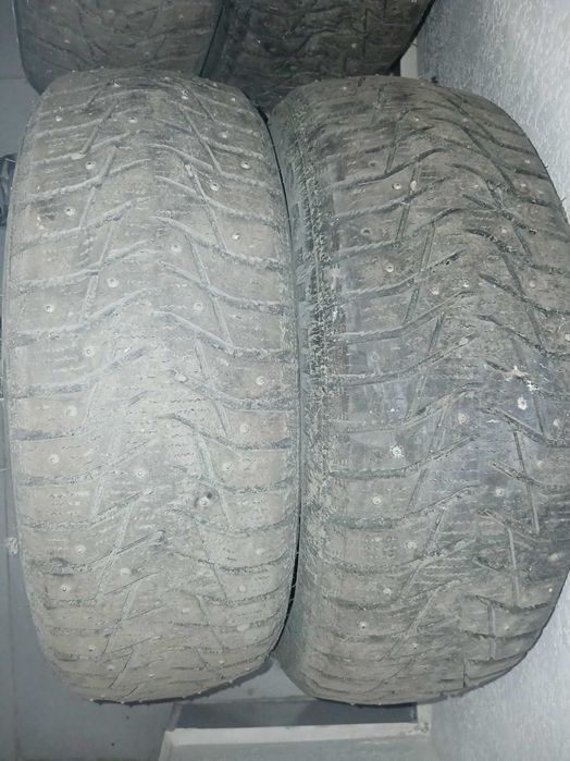 Продам зимнюю резину 185.    60.      15
