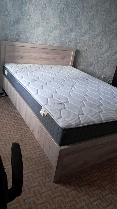 Продам кровать с подъёмным механизмом