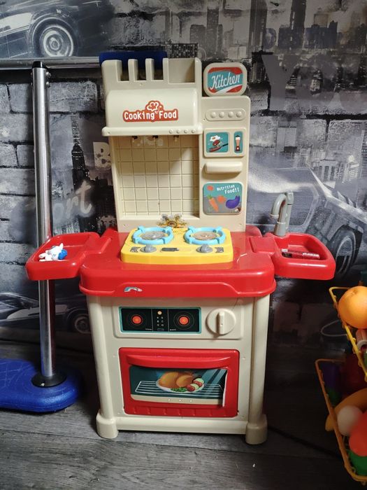 Продам детскую кухню