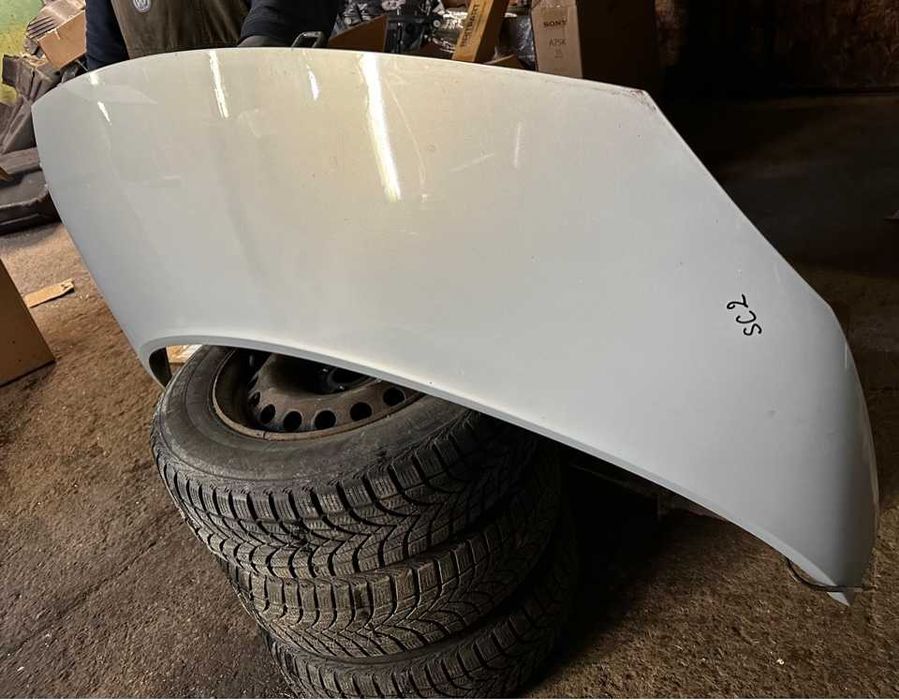 Капот Renault Scenic (Рено Сценик) , привозной, оригинал, в наличии