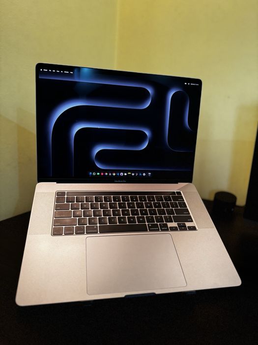 Macbook Pro 16 2019 | i7, 16GB RAM, 512GB SSD Ploiesti • OLX.ro