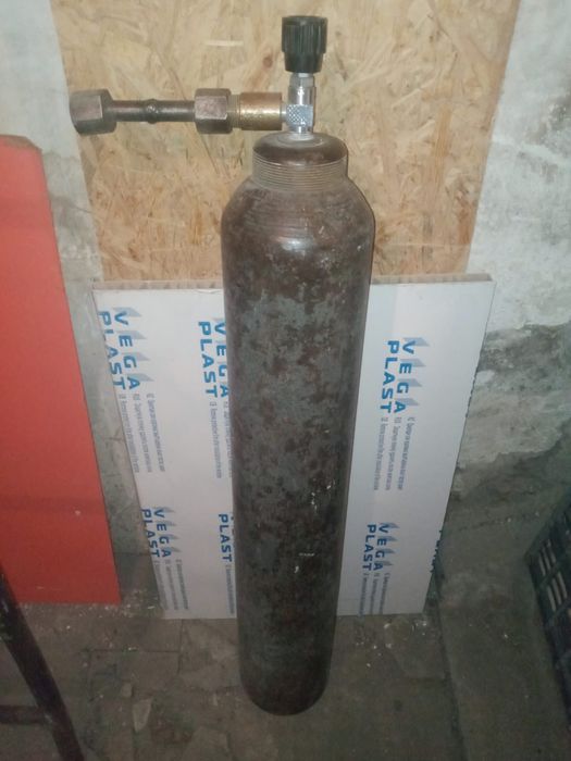 Продам кислородный баллон