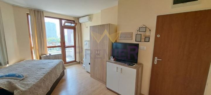 Продава се Едностаен апартамент в Бургас, Лазур - 30 кв.м за 2634 €/кв.м - Снимка #7