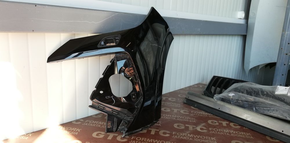 Лява част от броня Audi Q4 E-tron 2021