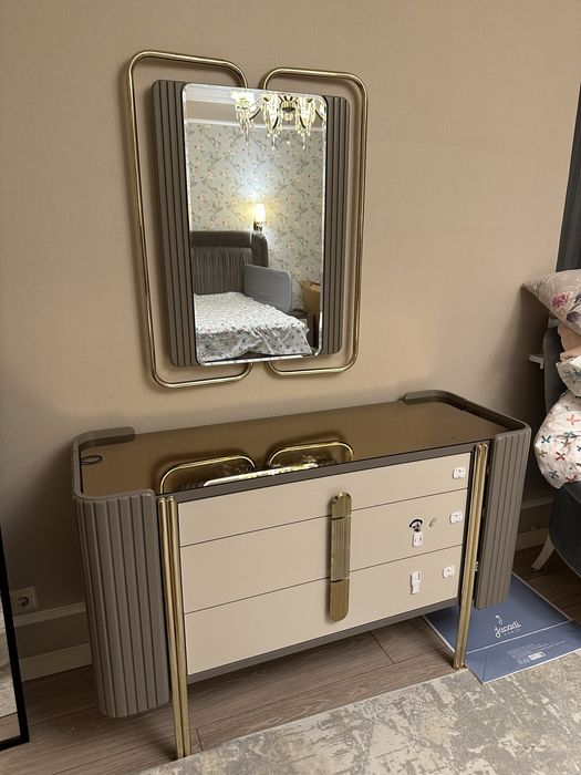 Продам спальный гарнитур