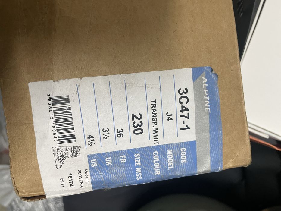 Лыжный комплект с каской и ботинками