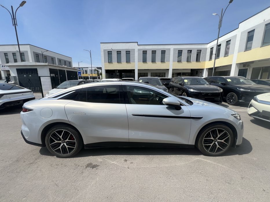 BYD Han 2025 — 3