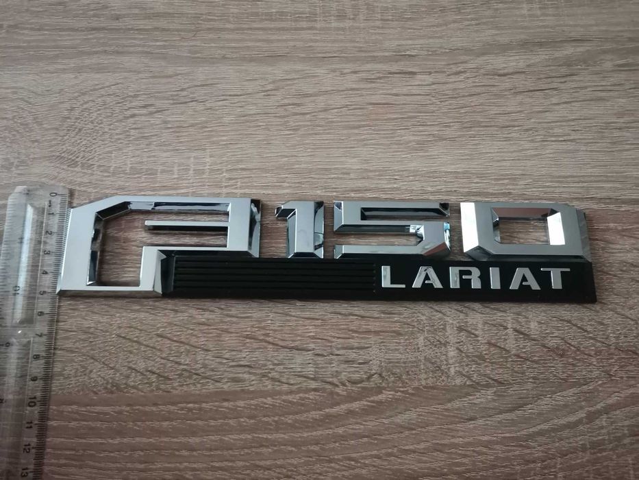 Емблема Надпис Форд Ford F150 Lariat сребрист