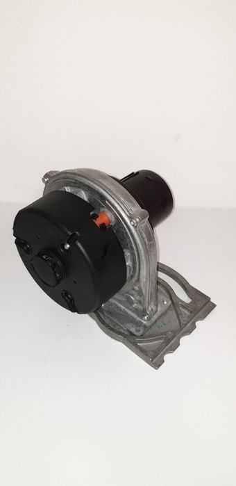 Ventilator Centrala termica Buderus Logamax Plus GB072-24K V2