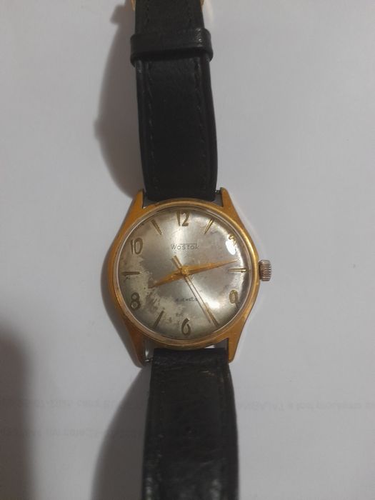 Vând ceasuri mecanice Raketa calendar, Wostok și Slava.