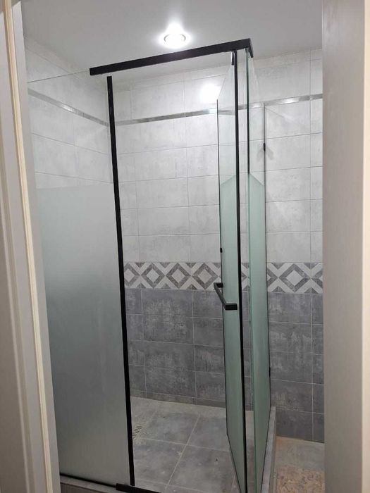 Душевая кабина из стекла