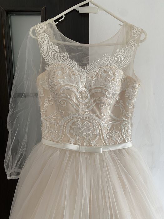 Свадебное платье персикового цвета