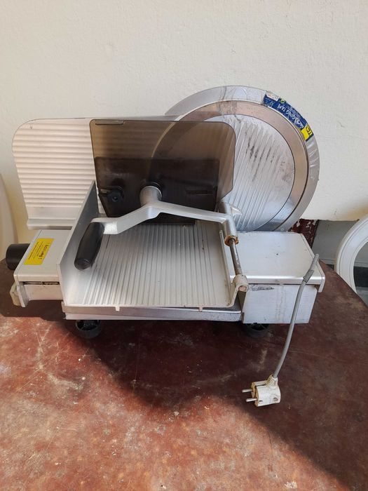 Машина за рязане на колбаси