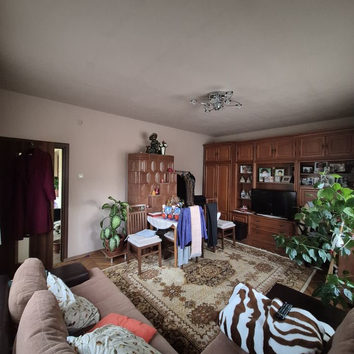 Casă din cărămidă în Porț comuna Marca.