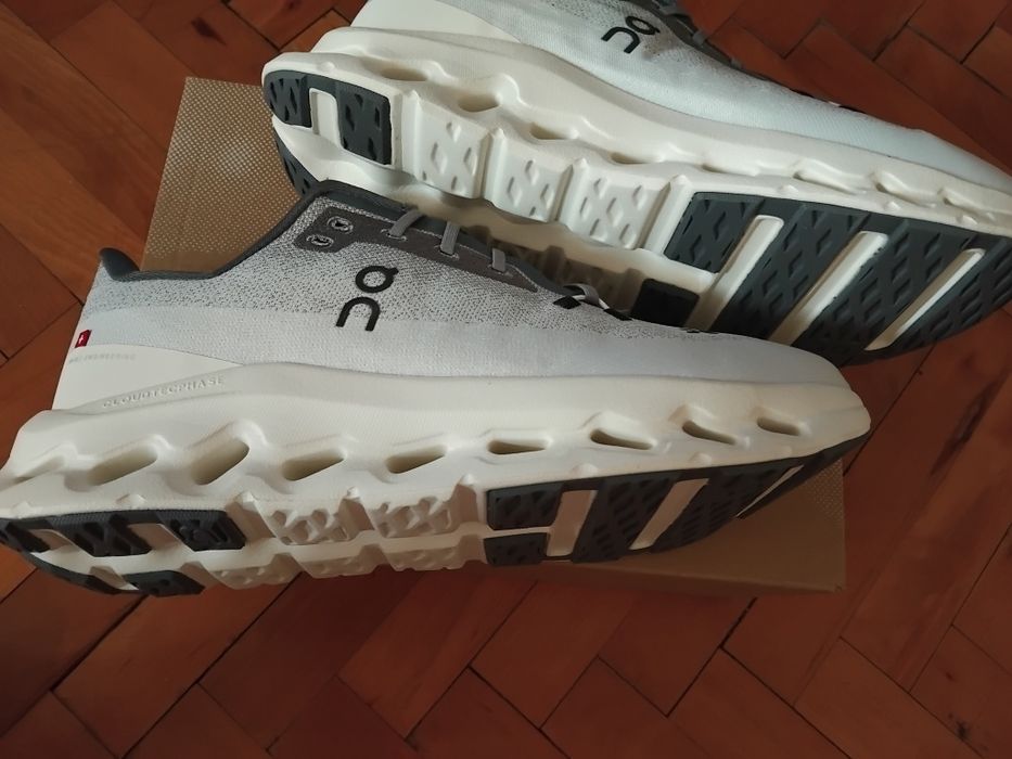 ON  Sneakers Cloud 6