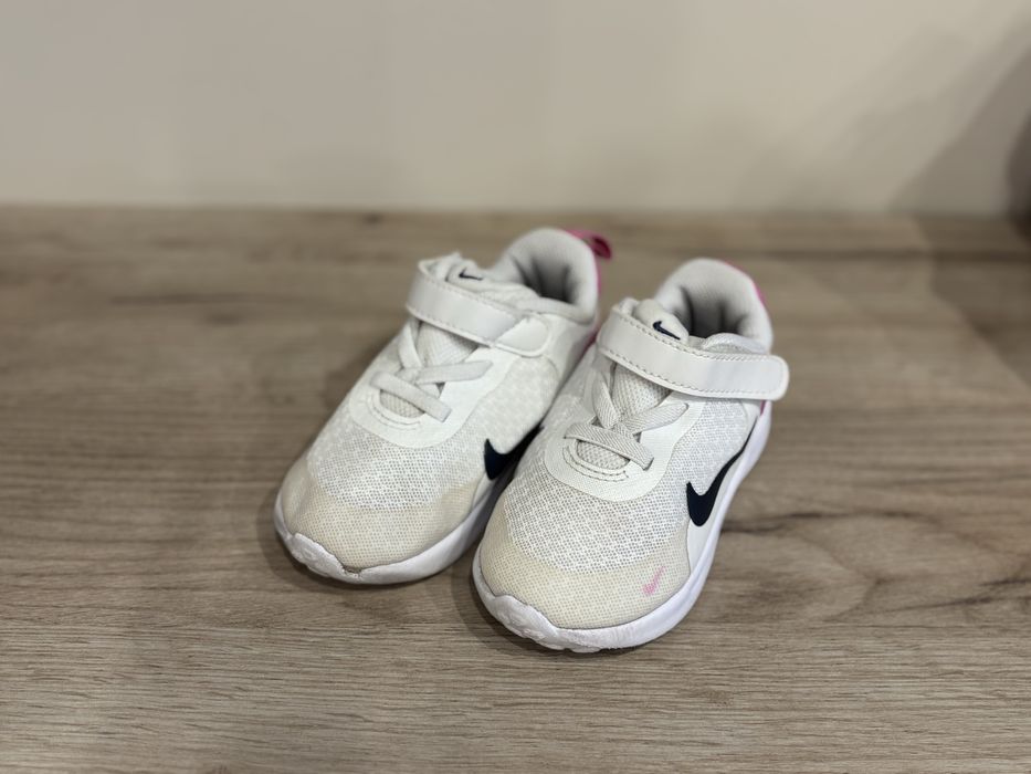 Обувки Nike revolution