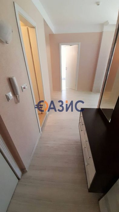 Продава се Двустаен апартамент в к.к. Слънчев бряг - 62 кв.м за 1396 €/кв.м - Снимка #1