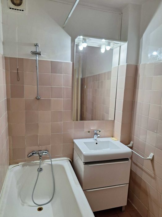 inchiriez ap 2 camere-Maior Coravu/stadionul national/metrou Muncii