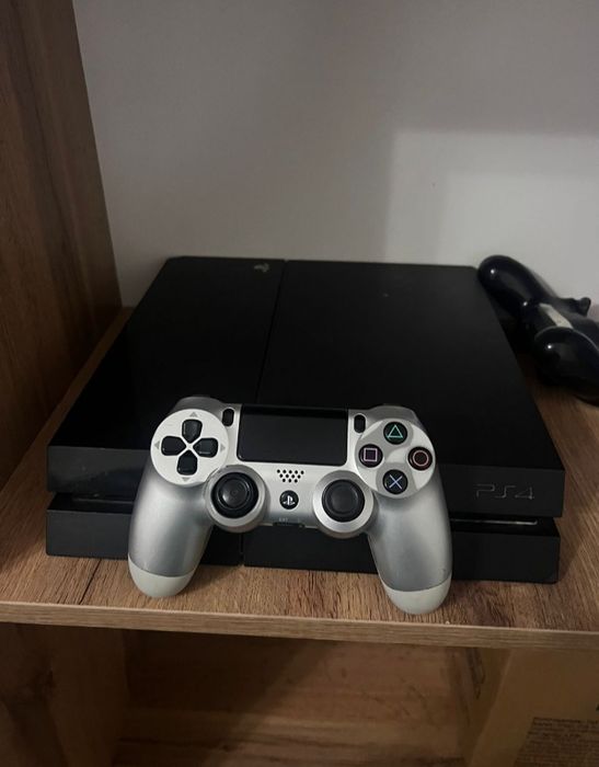 пс4 в хорошом состаяние