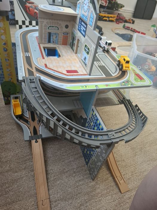 Gara- tren din lemn