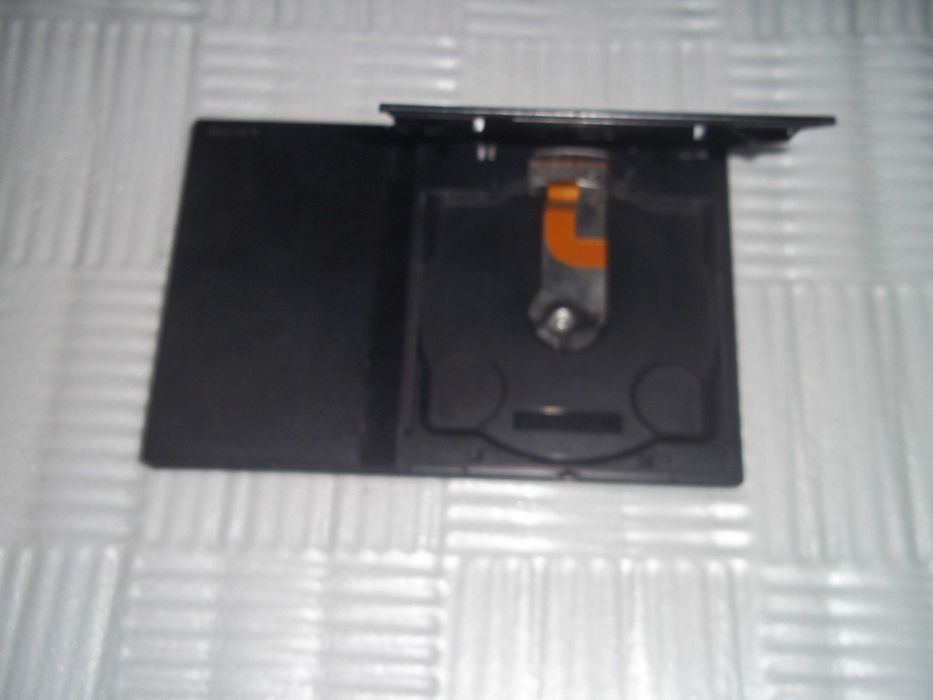 Продаётся игровая консоль SONY PS2 . Игры с флешки