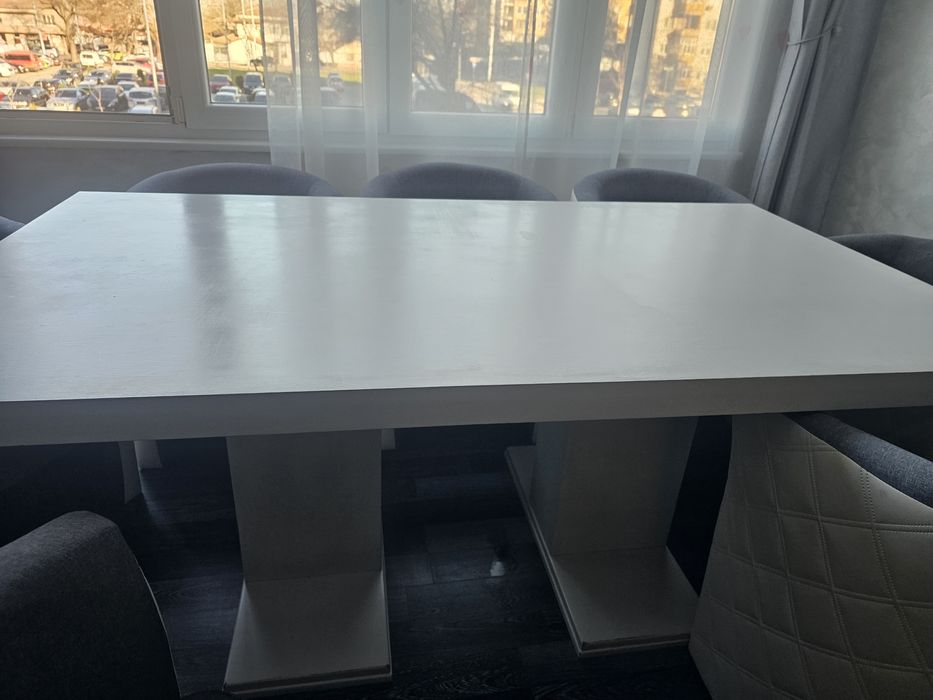 Трапезна маса и 8 стола