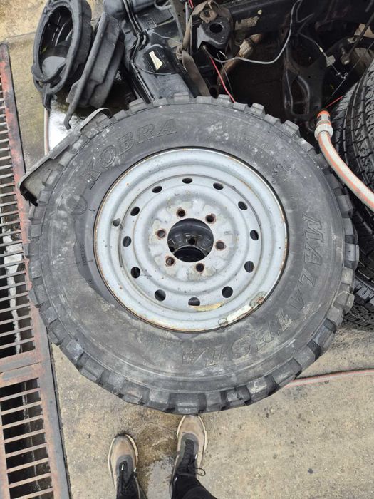 Гуми с джанти Mitsubishi Pajero