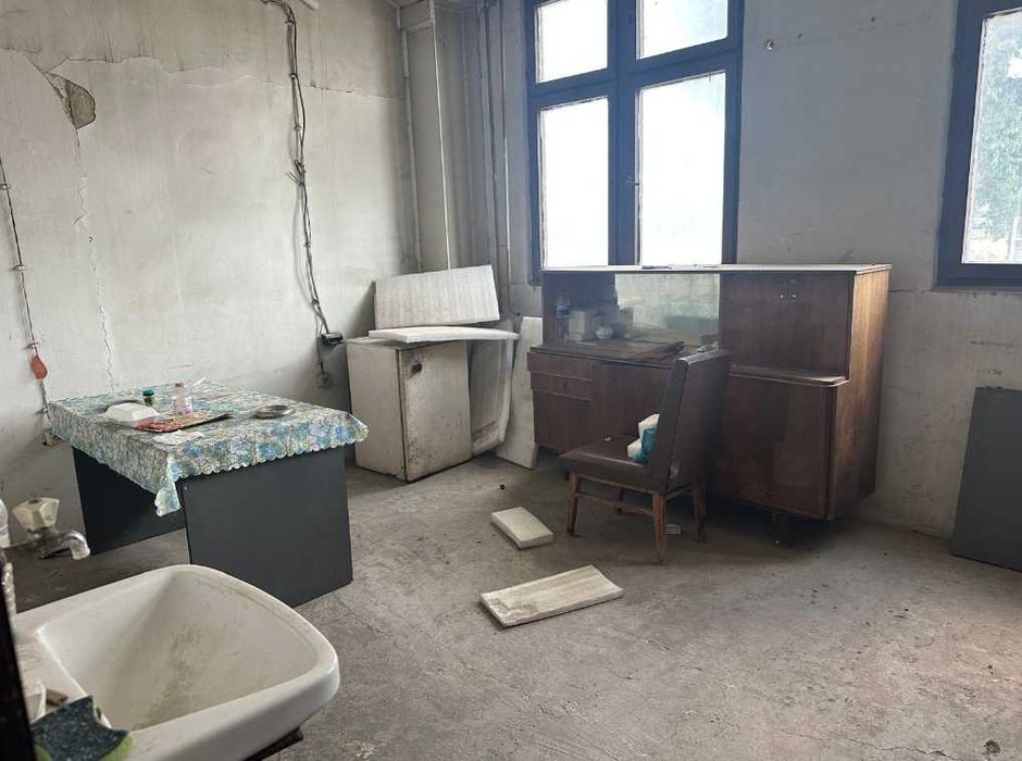 Авторемонтна работилница/Цех-681 м2, ЗПЗ
