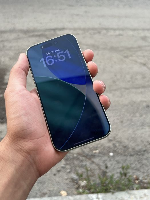Продам Iphone 17
