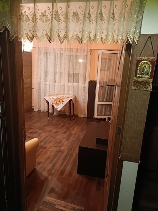 Vând garsoniera tip D