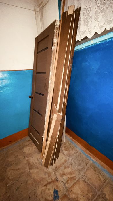 Продаю двери для ванны и туалета