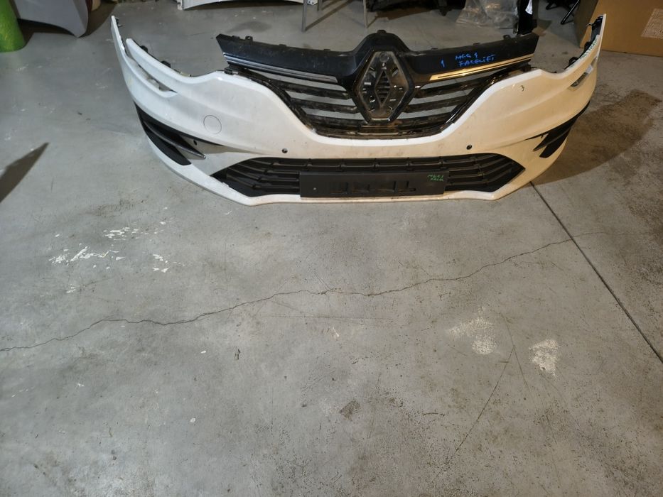 Bară față Renault Megane 4 Facelift .