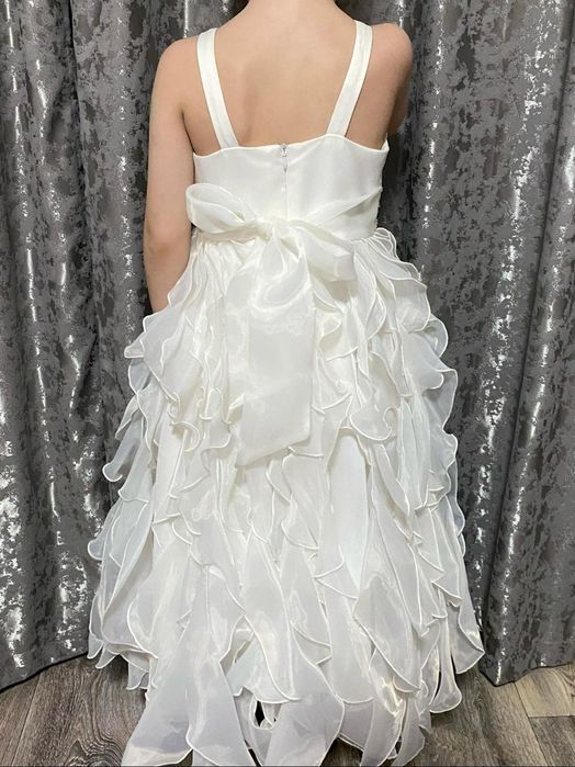 Продаю платье для девочки! Можно на выпускной!