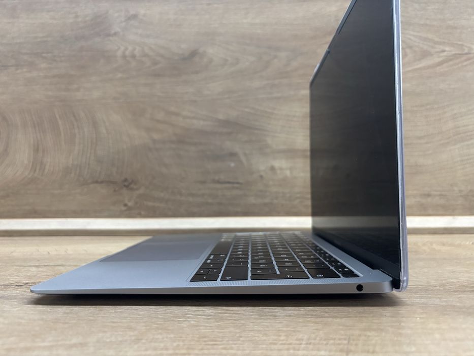 MacBook Air 13” 2019 – много запазен